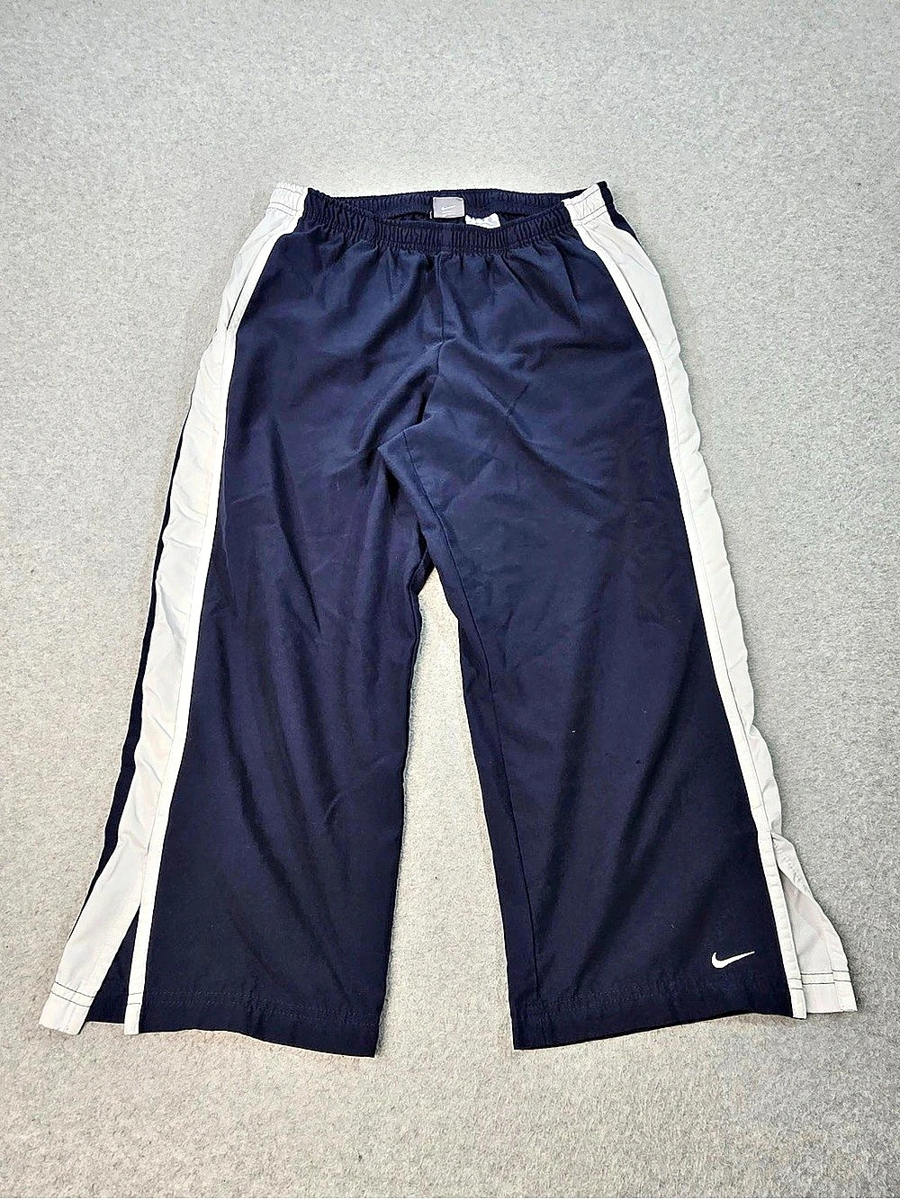 Nike Women’s Navy Blue With White Stripe Athletic Capris Size Large